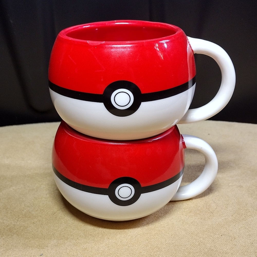 Pokeball Mug Set